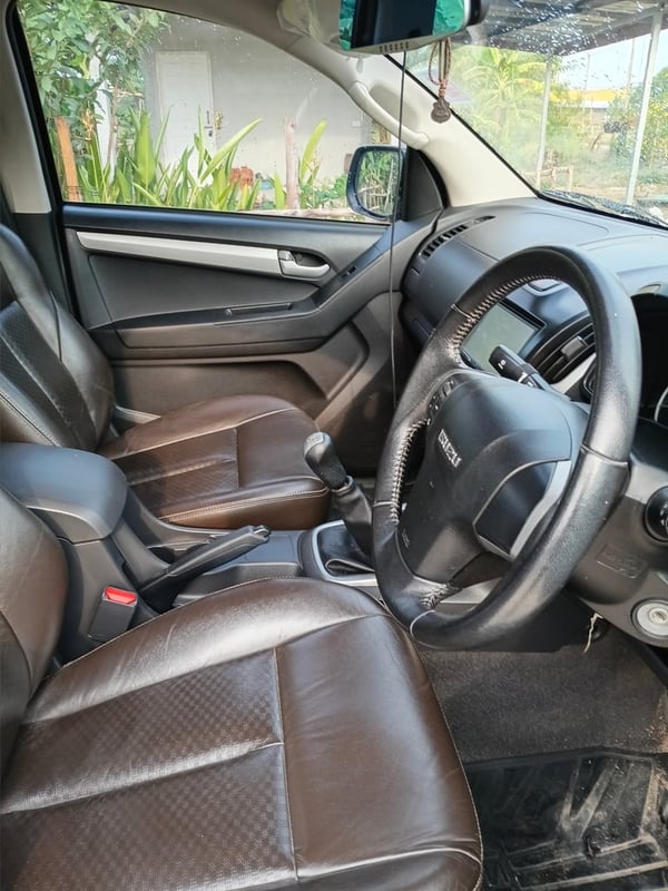 ISUZU 3.0 Z Prestige VGS Turbo Cab4 Hi Lander