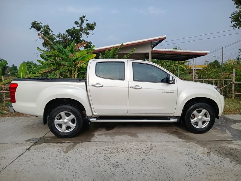 ISUZU 3.0 Z Prestige VGS Turbo Cab4 Hi Lander