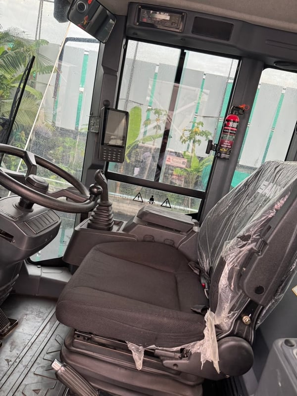 รถตักล้อยาง ยี่ห้อ SANY รุ่น SW936K1 มือสอง สภาพดี สนใจติดต่อเบอร์ 085-8127199 หรือ แอดLINE