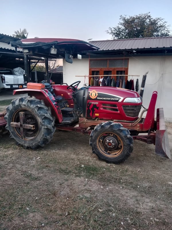 รถไถยันม่าแมนยู 51 แรงอุปกรณ์ 3 ชิ้น รถไถยันม่าแมนยู 51 แรงอุปกรณ์ 3 ชิ้น