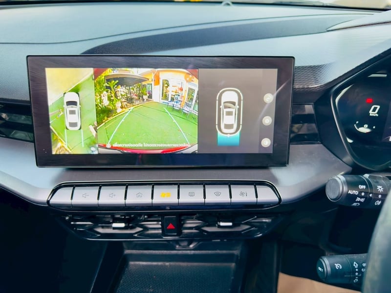 TOP ไมล้แท้ 15,xxx กม  #MG MG 5 1.5X Sunroof i-Smart  ปี 2025 