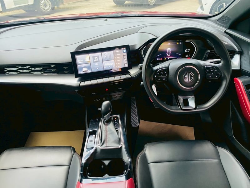 TOP ไมล้แท้ 15,xxx กม #MG MG 5 1.5X Sunroof i-Smart  ปี 2025 