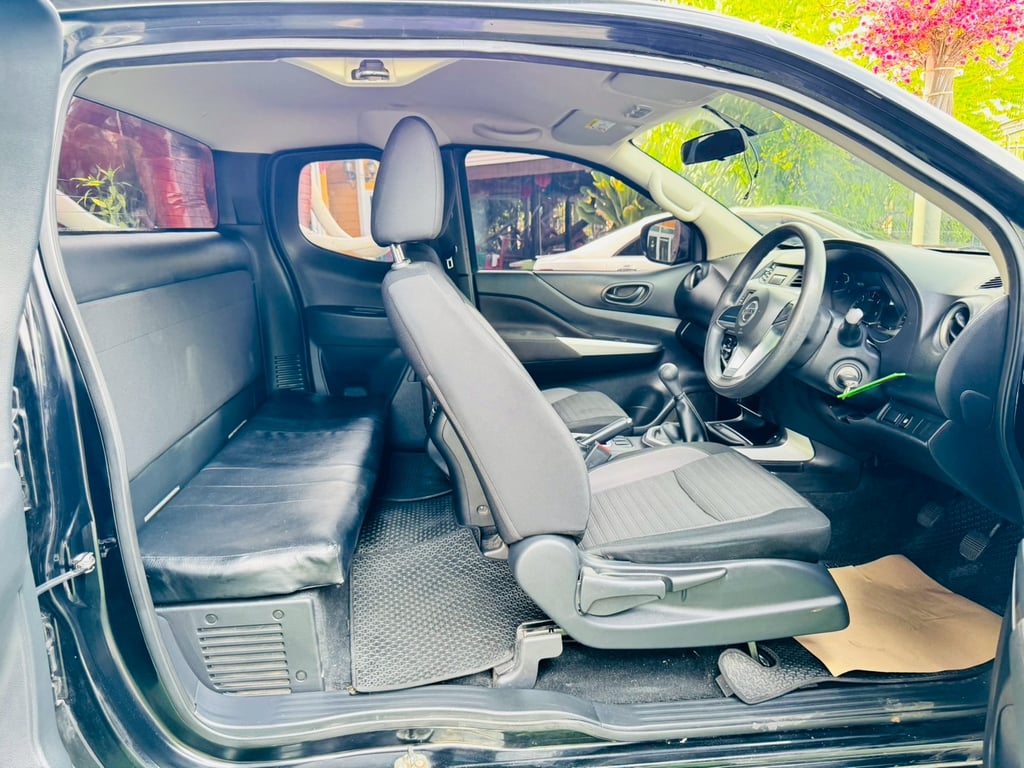 ออกรถ 0 บาท ไมล์แท้ 49,xxx กม #NISSAN NAVARA CAB 2.5 SL ปี 2023