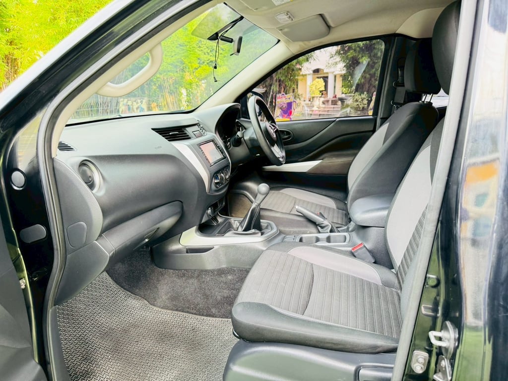 ออกรถ 0 บาท ไมล์แท้ 49,xxx กม #NISSAN NAVARA CAB 2.5 SL ปี 2023