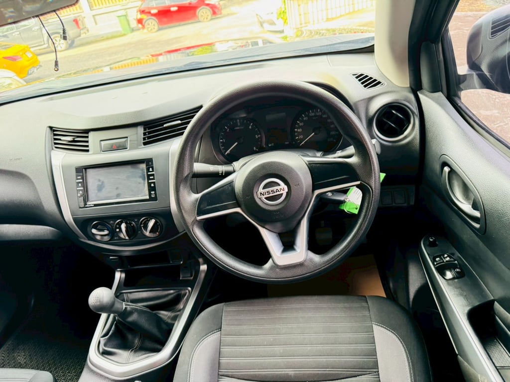 ออกรถ 0 บาท ไมล์แท้ 49,xxx กม #NISSAN NAVARA CAB 2.5 SL ปี 2023