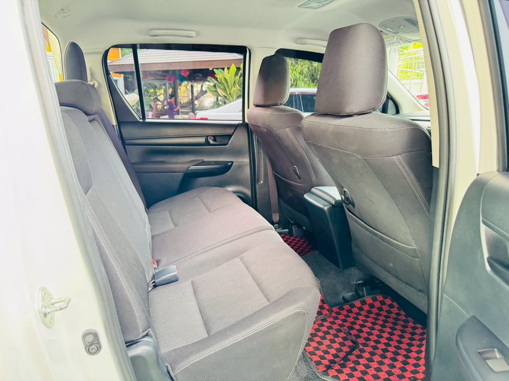 เกียร์ออโต้  ✔️TOYOTA  Hilux Revo Doublecab 2.4 Enty Z edition AUTO ปี 2024 ✔️ไมล์แท้ 22,xxx กม