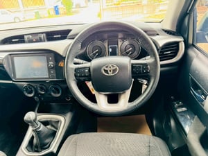 ออกรถ 0 บาท  ไมล์แท้ 34,xxx กม✔️TOYOTA  Hilux Revo Smartcab 2.4 Mid Z edition  ปี 2023