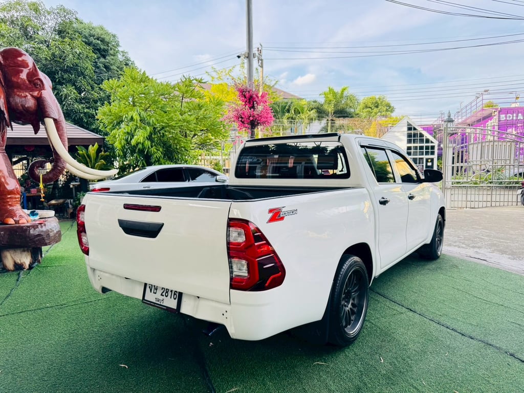 เกียร์ออโต้  ✔️TOYOTA  Hilux Revo Doublecab 2.4 Enty Z edition AUTO ปี 2024 ✔️ไมล์แท้ 22,xxx กม