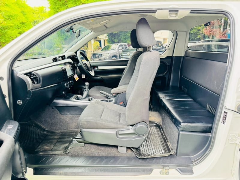 ออกรถ 0 บาท  ไมล์แท้ 34,xxx กม✔️TOYOTA  Hilux Revo Smartcab 2.4 Mid Z edition  ปี 2023