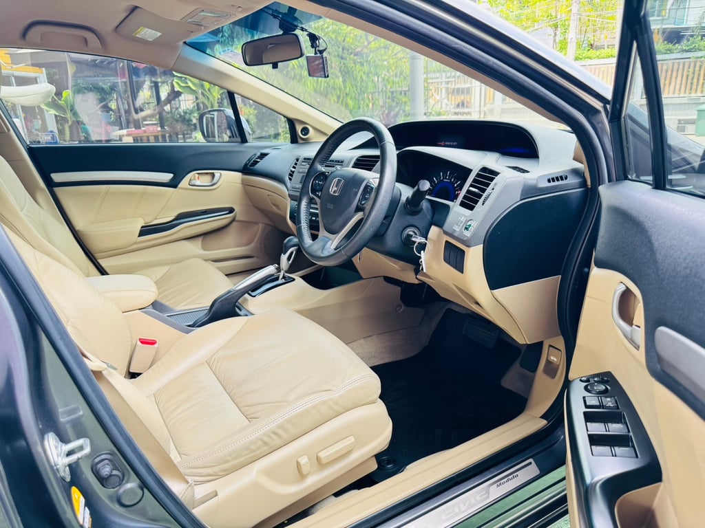 ไมล์แท้ 9x,xxx กม รถบ้านมือเดียว #HONDA CIVIC 1.8 E i-Vtec ปี 2013