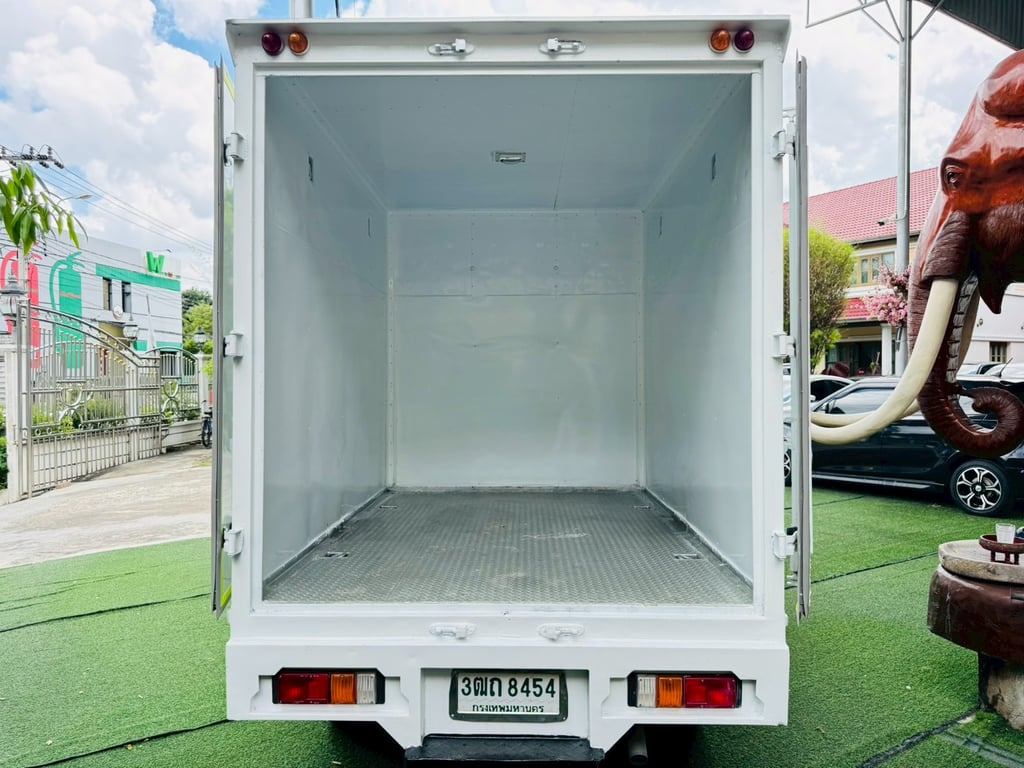 ตู้แห้ง สูงใน 180 ซม.  #TOYOTA REVO Singlecab 2.4  ENTRY ปี 2022