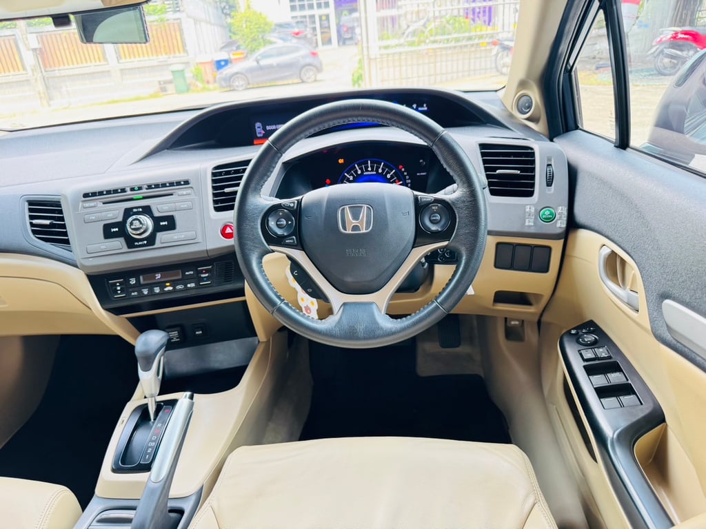 ไมล์แท้ 9x,xxx กม รถบ้านมือเดียว #HONDA CIVIC 1.8 E i-Vtec ปี 2013