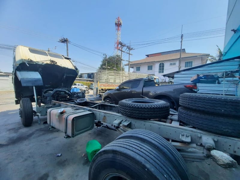 ขายหัวเก๋ง และ คัสซี HINO FD3HKA ช่วงบรรทุก 5.7 เมตร