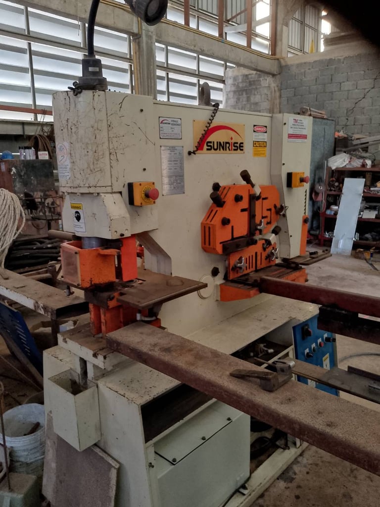 เครื่องตัด เจาะ บาก เอนกประสงค์ ขนาด 60ตัน เครื่องตัด เจาะ บาก เอนกประสงค์ ขนาด 60ตัน