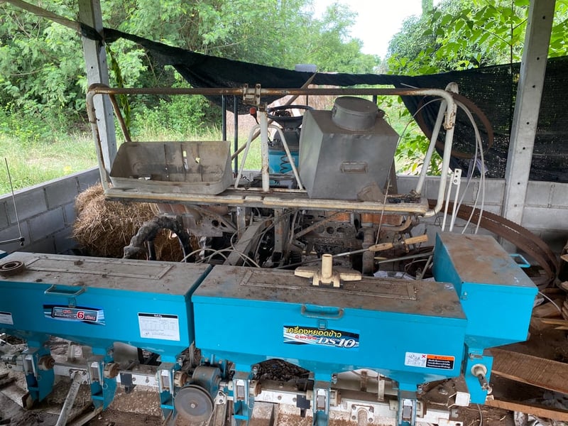 รถหยอดข้าว10แถว