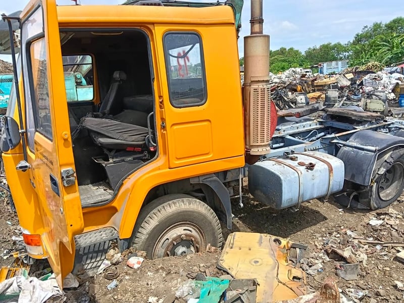 ขายซาก หัวลาก 10 ล้อ 2 เพลา VOLVO FL10 ขายซาก หัวลาก 10 ล้อ 2 เพลา VOLVO FL10