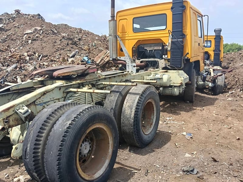 ขายซาก หัวลาก 10 ล้อ 2 เพลา VOLVO FL10 ขายซาก หัวลาก 10 ล้อ 2 เพลา VOLVO FL10
