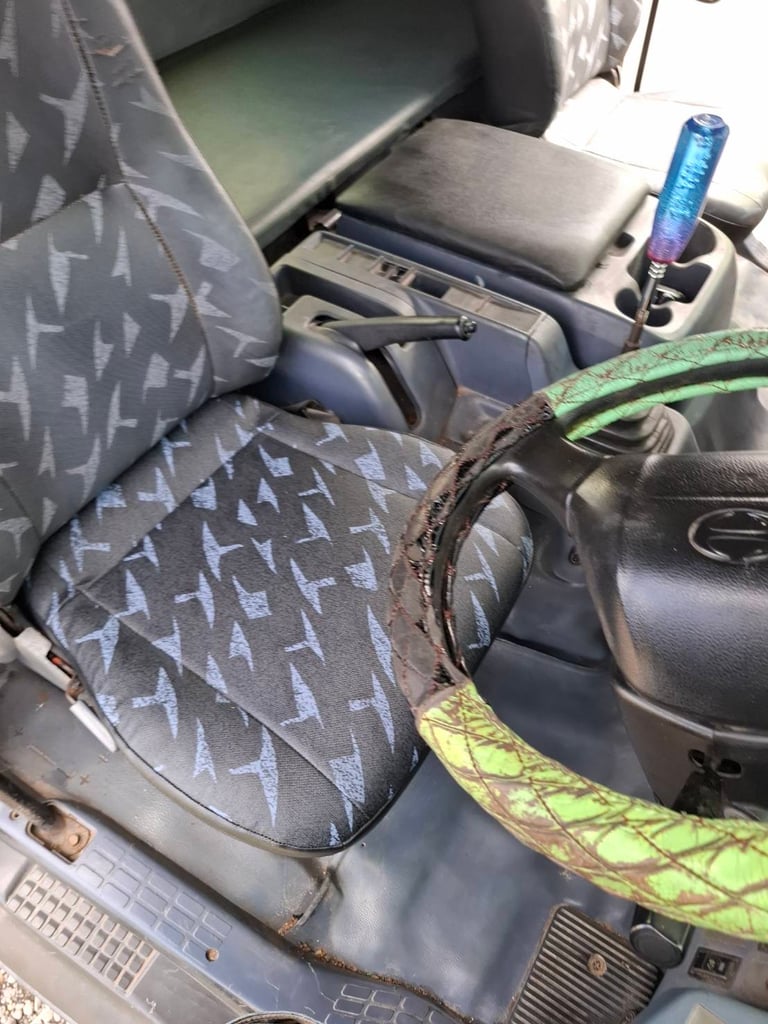 หัวลาก FM1A เครื่อง AO9C 330 แรง 2  เพลา เกียร์ ZF