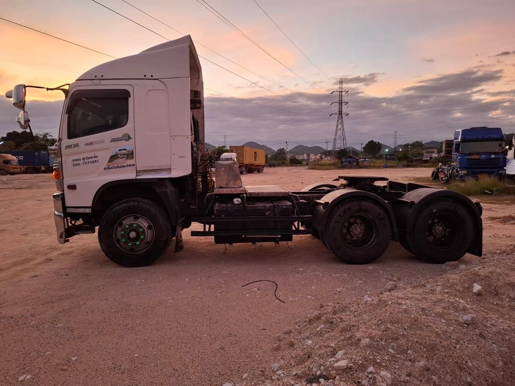 หัวลาก FM1A เครื่อง AO9C 330 แรง 2  เพลา เกียร์ ZF