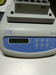เครื่องเขย่าสารพร้อมควบคุมอุณหภูมิ ยี่ห้อ BIOSAN รุ่น TS-100C Thermo Shaker เครื่องเขย่าสารพร้อมควบคุมอุณหภูมิ ยี่ห้อ BIOSAN รุ่น TS-100C Thermo Shaker