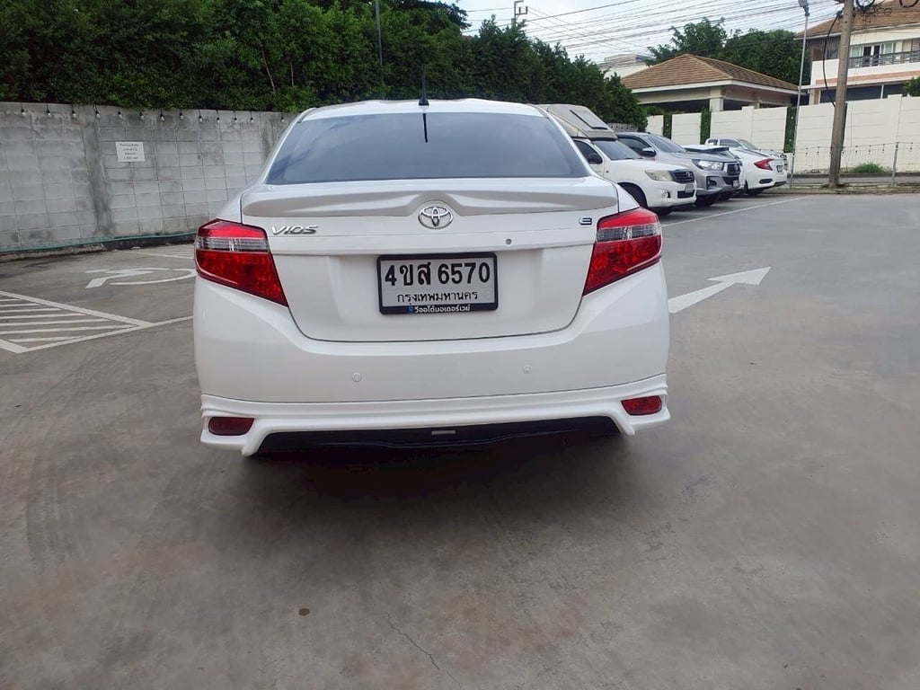 ขายรถ Toyota vios ปี 2015 ตัว e