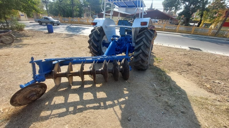 รถไถฟอร์ด 6600 เสื้อลาย รถไถฟอร์ด 6600 เสื้อลาย