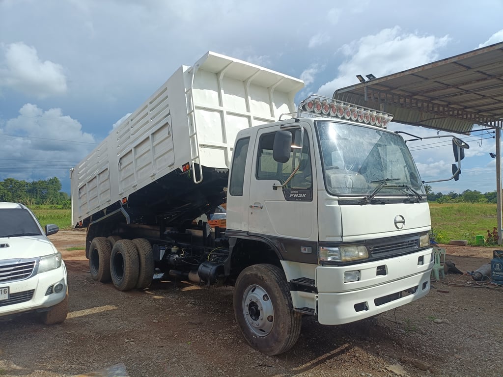 HINO FM 240แรงม้า รถบรรทุก 10ล้อ ดั้มพ์ ปี2002 HINO FM 240แรงม้า รถบรรทุก 10ล้อ ดั้มพ์ ปี2002