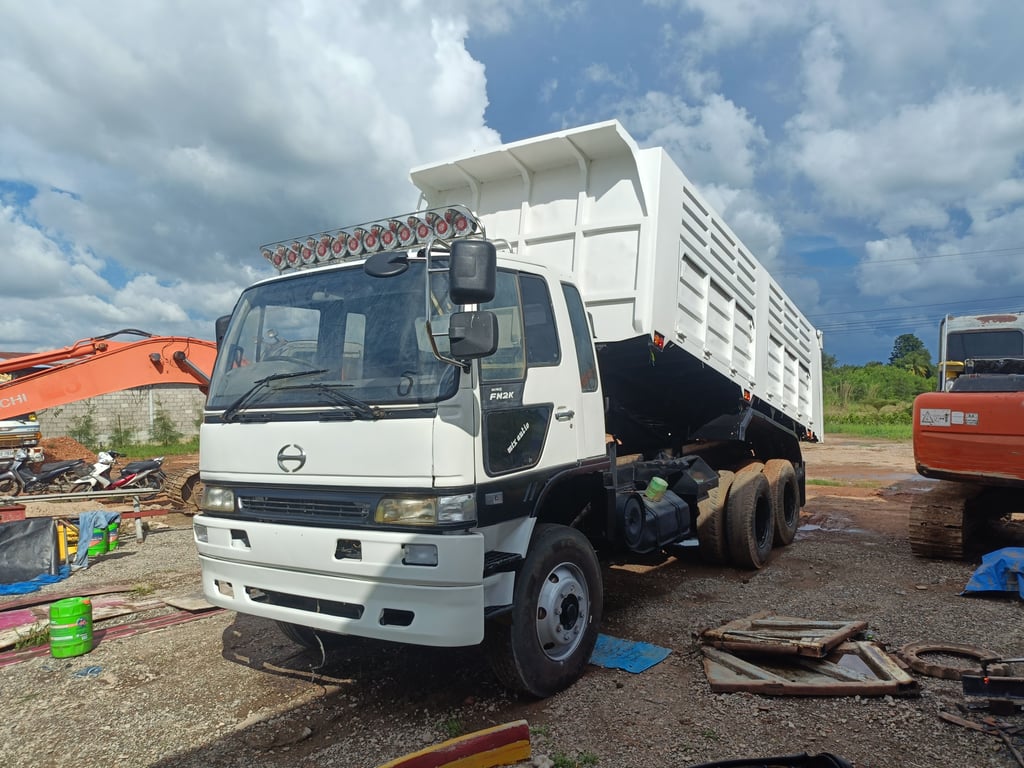 HINO FM 240แรงม้า รถบรรทุก 10ล้อ ดั้มพ์ ปี2002 HINO FM 240แรงม้า รถบรรทุก 10ล้อ ดั้มพ์ ปี2002