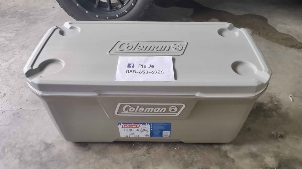 ถังน้ำแข็ง Coleman 120 ควอท (มีตำหนิจากการขนส่ง) ถังน้ำแข็ง Coleman 120 ควอท (มีตำหนิจากการขนส่ง)