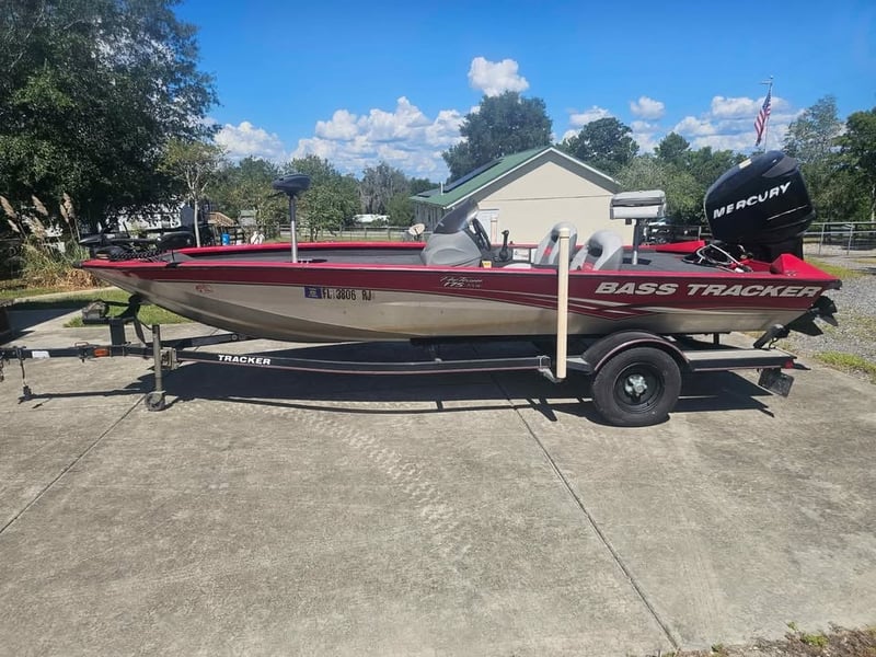 ขายเรือนำเข้าจาก  USA Bass Tracker 175 Pro Team TXW ปี 2010