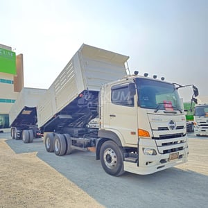 สิบล้อดั้มพ์ HINO FM1A 344 แรงม้า ปี 66 + หางดั้มพ์ สามเพลา อู่แม็กเทรลเลอร์ ปี 65 (1506 3778)