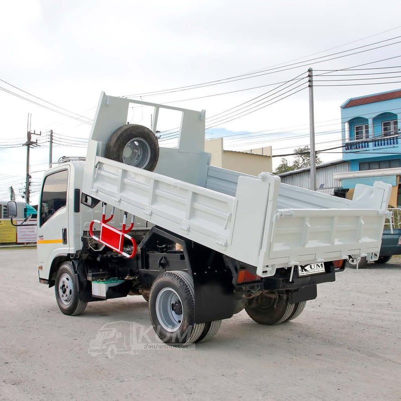 หกล้อดั้มพ์  ISUZU NMR 130 แรง ปี 2563 (2158)