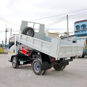 หกล้อดั้มพ์  ISUZU NMR 130 แรง ปี 2563 (2158)