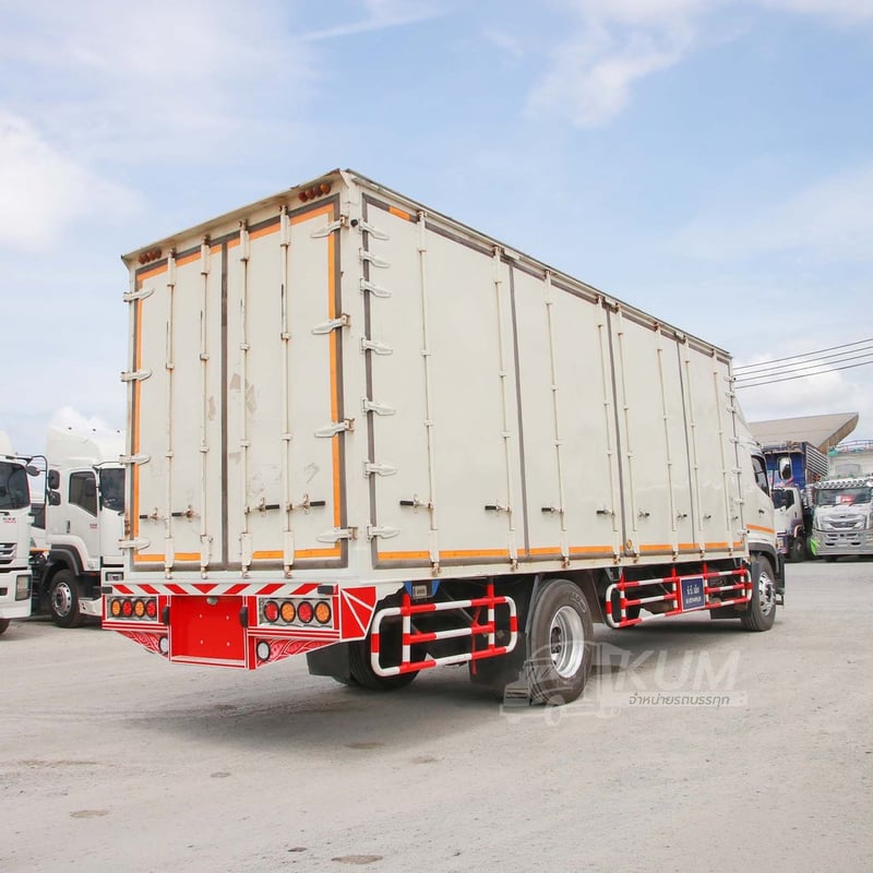 หกล้อตู้สิบบาน HINO FG8J 240 แรง ปี 2561 (4378)