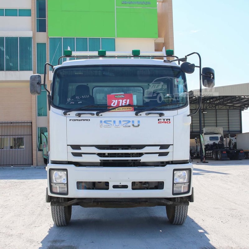 หัวคัสซี ISUZU FTR 240 แรง ปี 2566 (3266) หัวคัสซี ISUZU FTR 240 แรง ปี 2566 (3266)