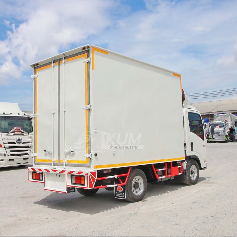 สี่ล้อตู้ ISUZU NLR 130 แรง ปี 2565 (3710)
