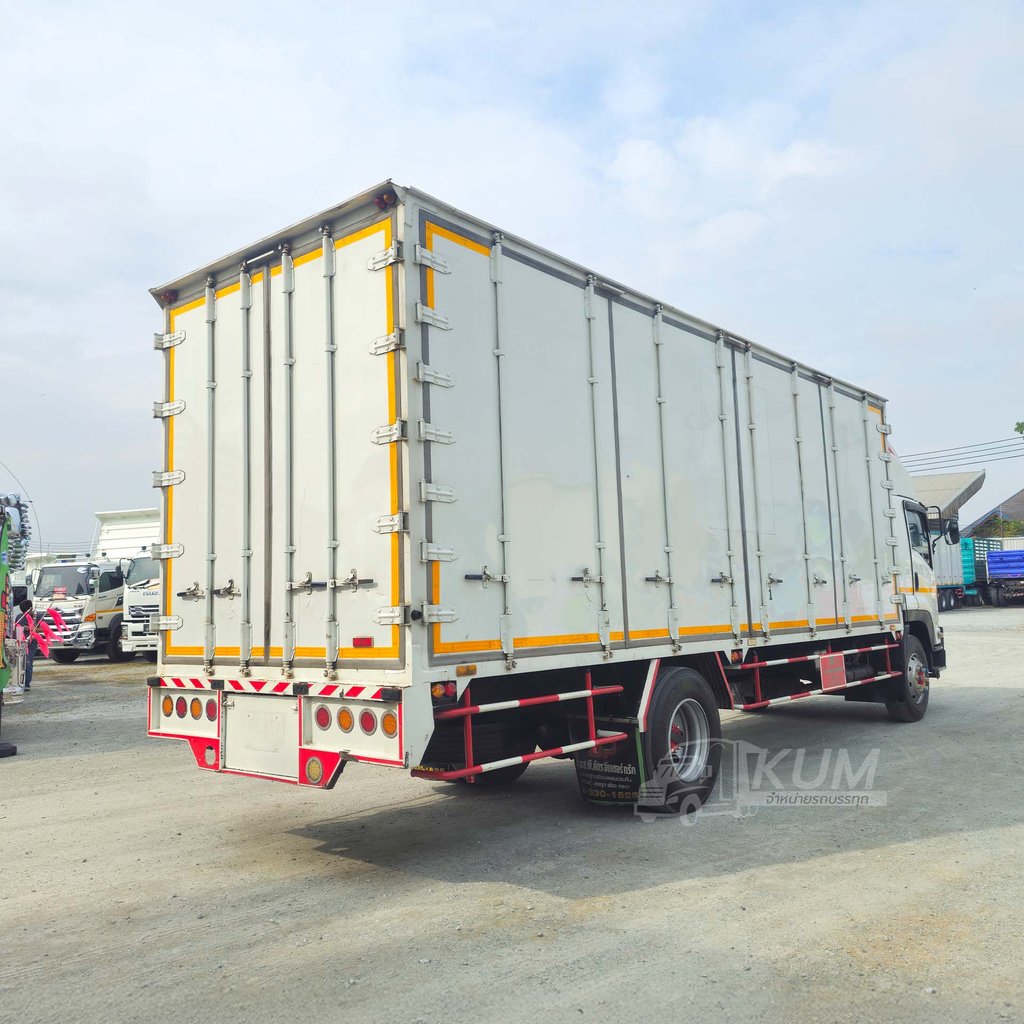 หกล้อตู้สิบบาน ISUZU FTR 240 แรง ปี 55 คันนี้ราคาถูกมาก ใช้วิ่งงานคืนทุนไวแน่นอน (5404)