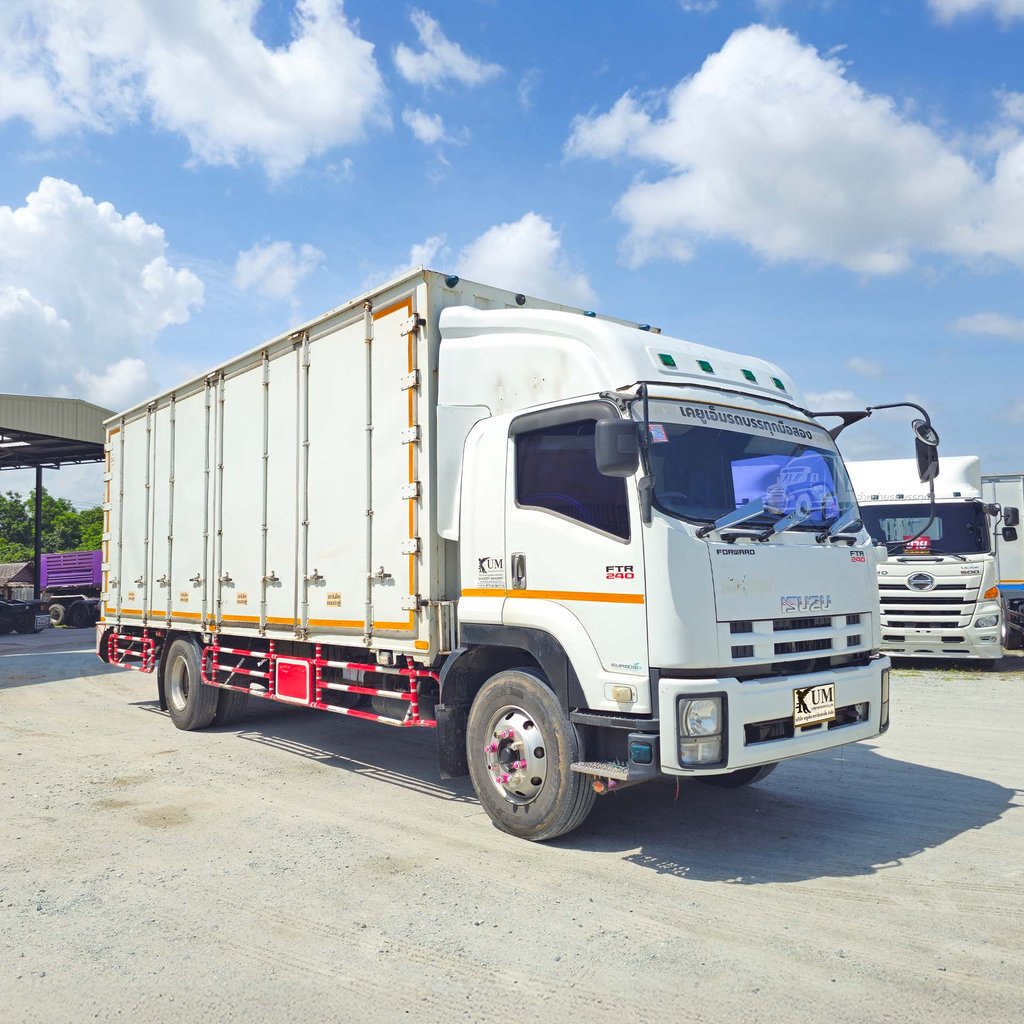 สด ลด VAT หกล้อตู้สิบบาน ISUZU FTR 240 แรงม้า ปี 58 (2715)