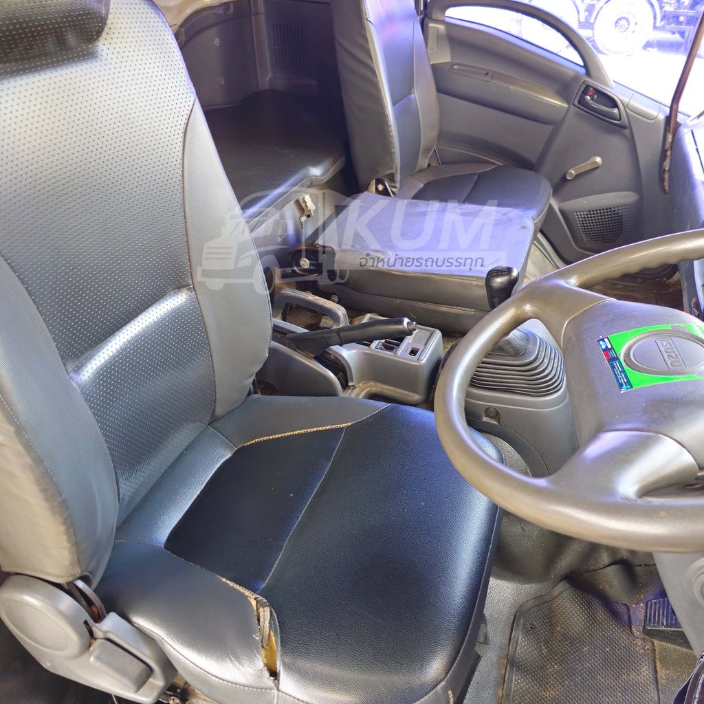 สด ลด VAT หกล้อตู้สิบบาน ISUZU FTR 240 แรงม้า ปี 58 (2715)