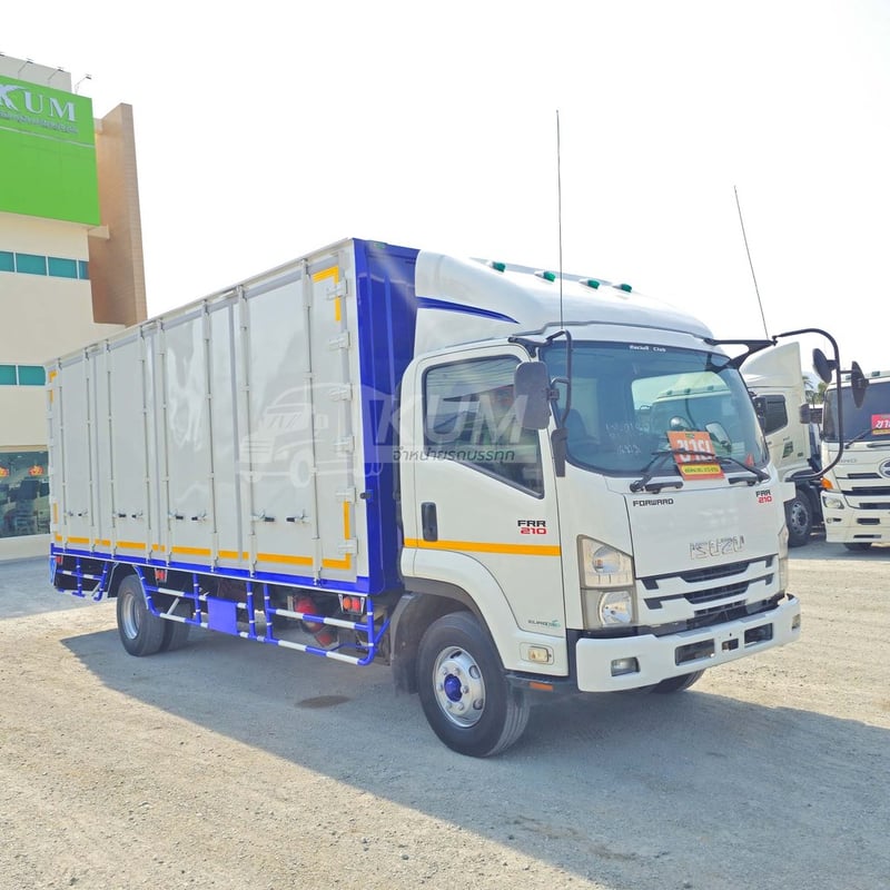 หกล้อตู้สิบบาน ISUZU FRR 210 แรง ปี 2565 (9120)