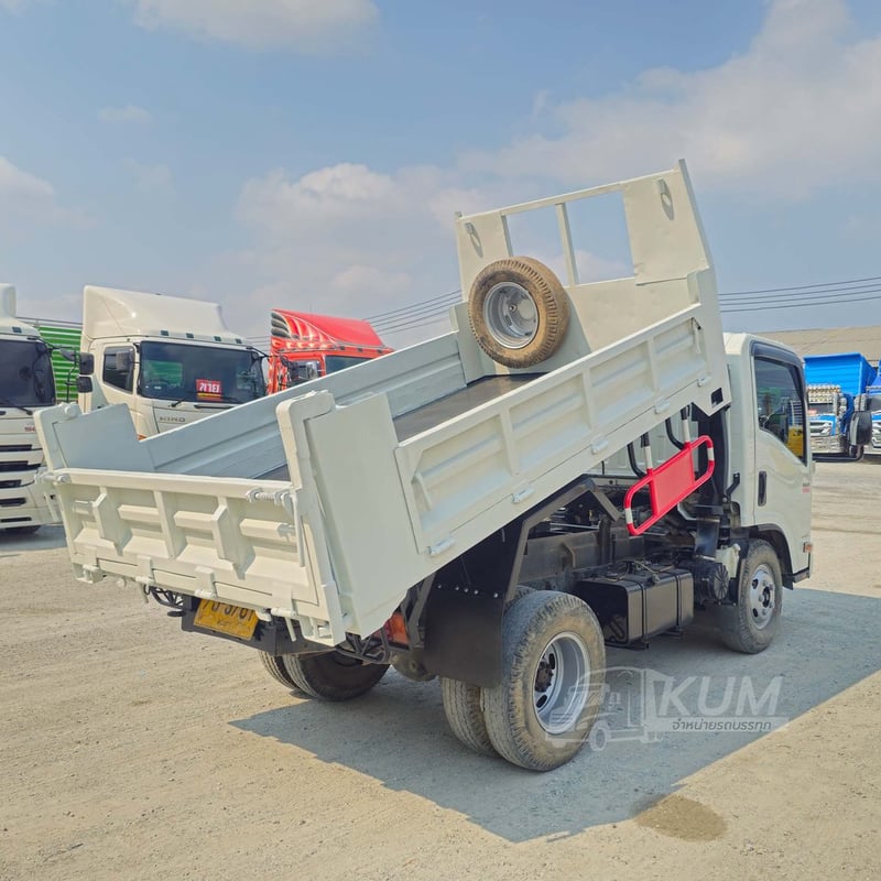 หกล้อดั้มพ์ ISUZU NMR 130 แรง ปี 2564 (3781) หกล้อดั้มพ์ ISUZU NMR 130 แรง ปี 2564 (3781)