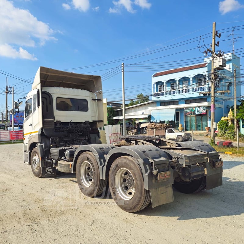 สิบล้อหัวลาก UD GWE 390 แรง ปี 2565 (2258)