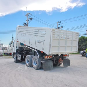 สิบล้อดั้มพ์ HINO 344 แรง ปี 56 (3163) สิบล้อดั้มพ์ HINO 344 แรง ปี 56 (3163)