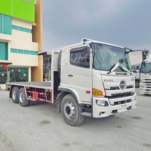 สิบล้อพื้นเรียบ HINO FL8J 260 แรง ปี 2560 (1784)
