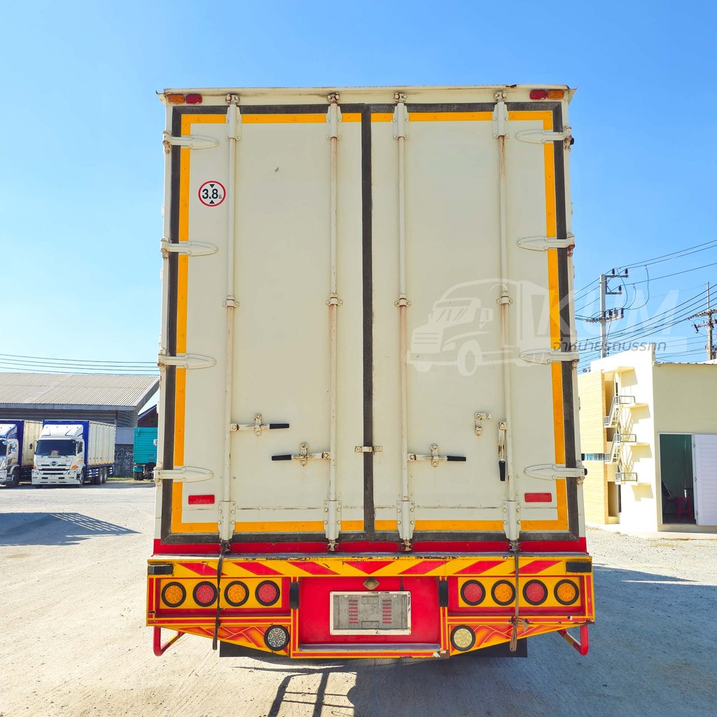 หกล้อตู้สิบบาน HINO FG8J 212 แรง ปี 2556 (0988)