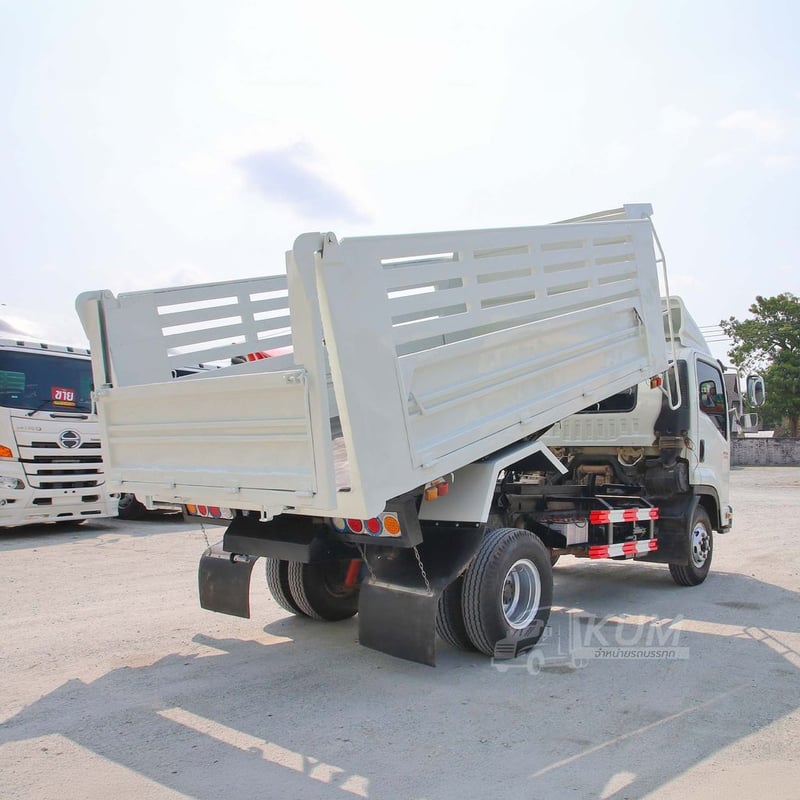 หกล้อดั้มพ์ ISUZU FRR 210 แรง ปี 2564 (3862)