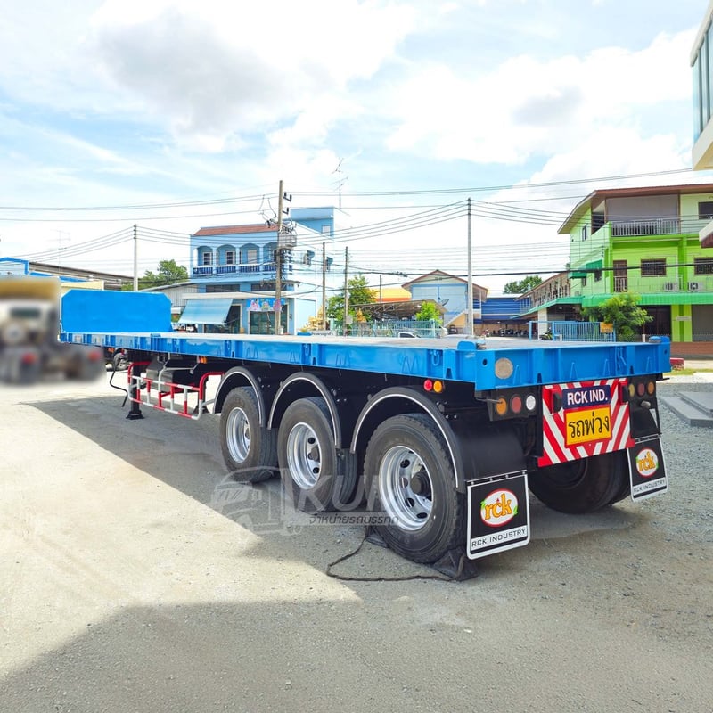 หางพื้นเรียบ สามเพลา มีบังเกอร์ อู่ RCK ปี 64 (8647)