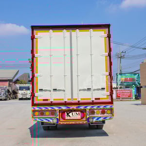 หกล้อตู้สิบบาน ISUZU FRR 210 แรง ปี 2565 (2331)