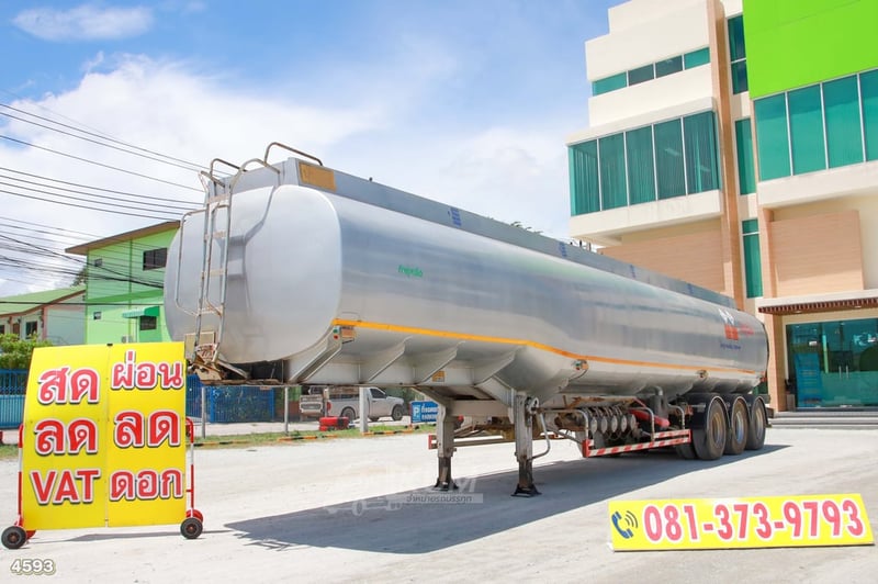 หางพ่วงน้ำมัน สามเพลา อู่บันเทิงรุ่งเรือง ปี 2558(4593)