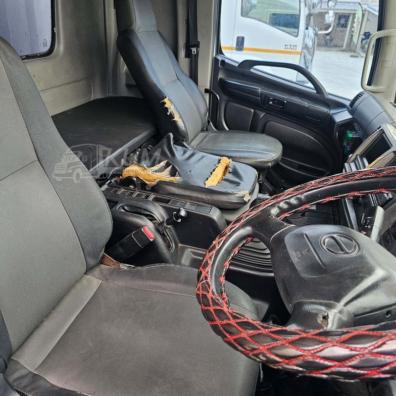 **ราคาตัด** สิบล้อตู้สิบบาน HINO FL8J 260 แรง ปี 2560 (0511) **ราคาตัด** สิบล้อตู้สิบบาน HINO FL8J 260 แรง ปี 2560 (0511)